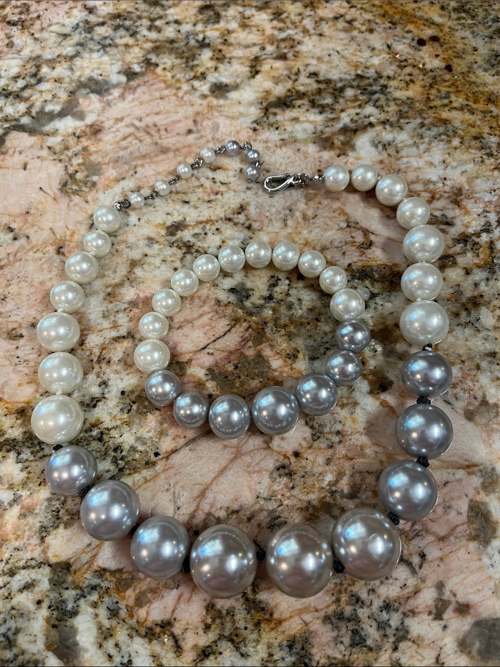 Wilma Beads / Pearl Necklace and Stretch Bracelet Set - White & Silver